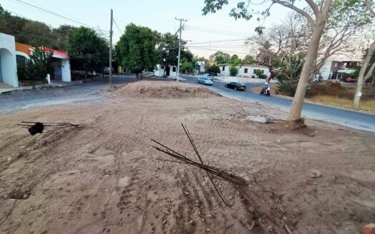 Terreno Comercial Av. Venustiano Carranza camino el chanal, Colima